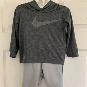 Nike. Boys. Complete outfit (top/bottom) 18 month